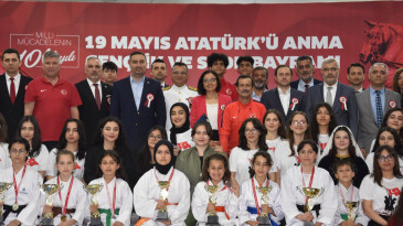Pendik’in Gençleri 19 Mayısı Coşkuyla Kutladılar
