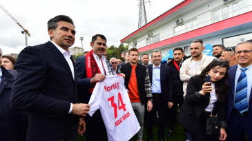 Bakan Murat Kurum Pendikspor Kulübü’nü Ziyaret Etti