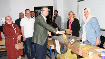 BAŞKANI AHMET CİN 13.CIMHUR BAŞKANLIĞI İÇİN OYUNU  KULLANDI
