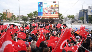 Tuzla’da seçim zaferi coşkuyla kutlandı