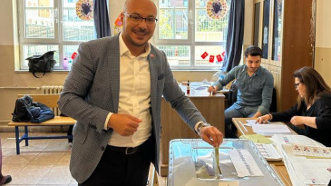 İstanbul AK parti 1.Bölge Milletvekili Adayı Murat açık Oyunu Kullandı