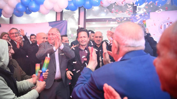 Dadaşlardan Başkan Yazıcı’ya sürpriz: Konfeti ve sloganlarla karşılandı