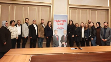 Eyüpsultan’da İyi Parti Meclis Üyesi Adayı İstifa Etti, Özmen’e Desteğini Açıkladı