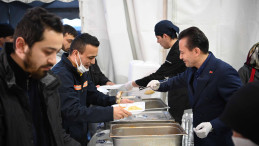 Tuzla’da iftar çadırı geleneği bu yıl da devam ediyor