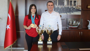 Dünya Şampiyonu Sümeyye Hatun Kaya’dan Pendik Kaymakamı’na Ziyaret