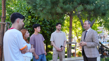 Başkan Ahmet Cin Üniversiteyi Kazananlara Desteği 15.000 TL’ye Yükseltti