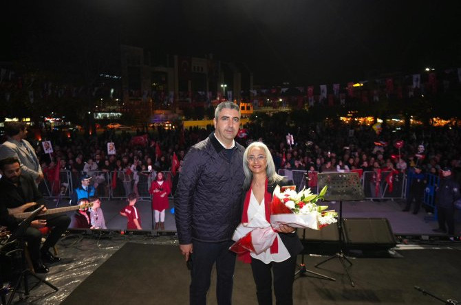 Kartal, Cumhuriyet’in 102. Yılında Tek Yürek Oldu