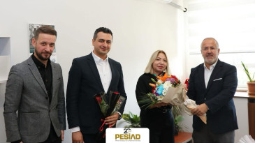 PESİAD, 24 Kasım Öğretmenler Günü’nde Eğitim Kurumlarını Ziyaret Etti