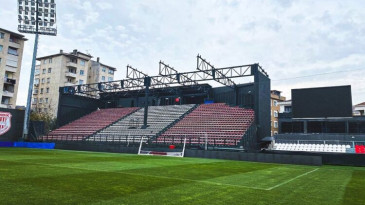 Ahmet Cin Sözünü Tuttu, Magnifico’nun Tribünü Çatıya Kavuşuyor