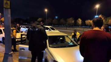 Pendik Sahilinde 100 Metre Arayla İki Erkek Cesedi Bulundu