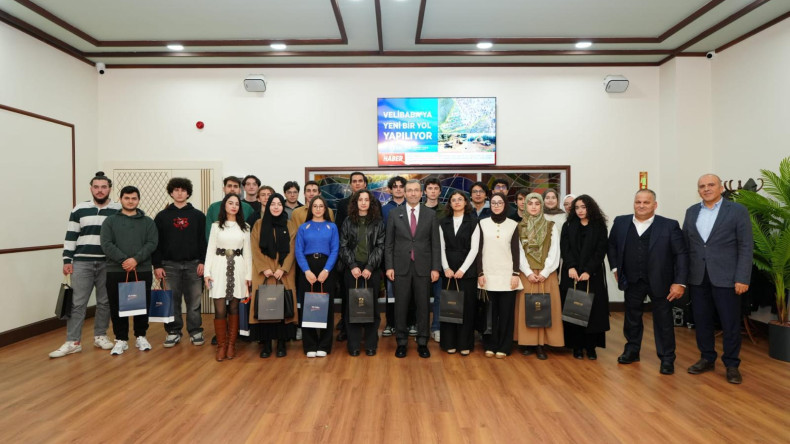 Başkan Ahmet Cin, Üniversite Sınavında İlk 1.000’e Giren Pendikli Öğrencilerle Buluştu