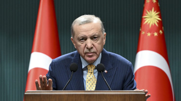 Cumhurbaşkanı Erdoğan’dan bayrak provokasyonuna ilk yorum: Kirli elleri bulacak ve hesabını o hainlerden soracağız