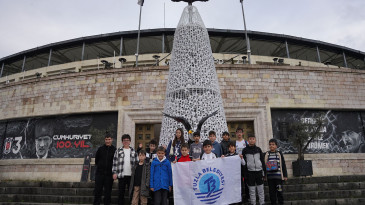 Tuzlalı gençler Beşiktaş Stadyumu’nda gençlik heyecanı yaşadılar