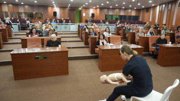 KARTALLI KADINLARA TEMEL İLK YARDIM EĞİTİMİ