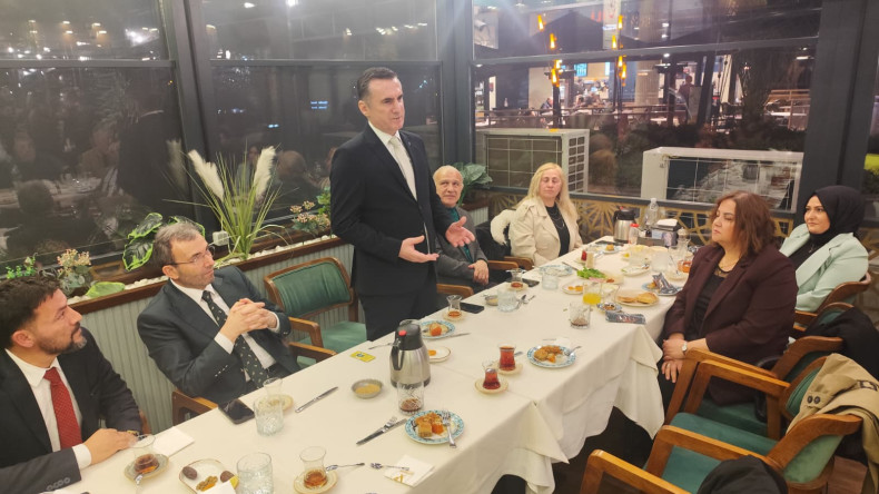 PENDİK KAYMAKAMI MEHMET YILDIZ YEREL BASIN MENSUPLARINI İFTAR SOFRASINDA AĞIRLADI