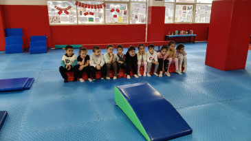 Pendik’te Miniklere Yönelik Jimnastik Eğitimleri Sürüyor