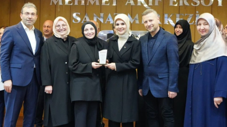 Bakan Göktaş ve Başkan Ahmet Cin Pendik’te Toplumsal Fayda Ödül Töreni’ne Katıldı