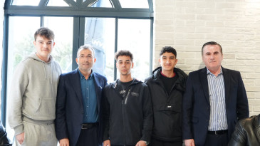 Başkan Ahmet Cin “PenCR Kahve”nin ilk gününde gençlerle bir araya geldi