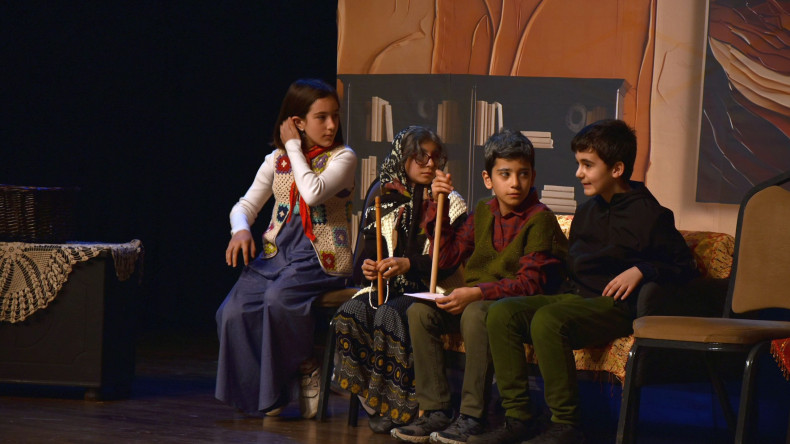 “Yıl Sonu Gösterileri” tiyatroyla başladı