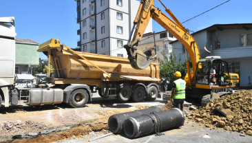 Pendik’te Yağmur Suyu Kanalı İmalatları Sürüyor