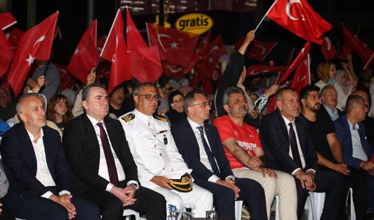 15 Temmuz Demokrasi ve Milli Birlik Günü Pendik’te Gün Boyu Süren Anma Programlarıyla Kutlandı…