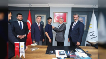 İYİ Parti Pendik’te Gençlik Aşısı: Yaklaşık 35 Genç Partiye Katıldı