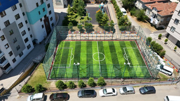 Pendik’in Yıpranan Halı Sahaları Yenileniyor