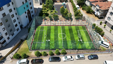Pendik’in Yıpranan Halı Sahaları Yenileniyor