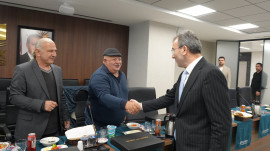 Başkan Cin, Yerel Basın Temsilcilerini Yeni Belediye Binasında Ağırladı