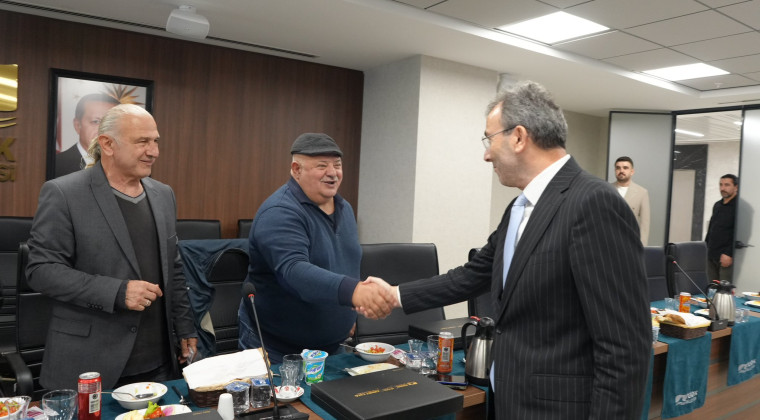 Başkan Cin, Yerel Basın Temsilcilerini Yeni Belediye Binasında Ağırladı