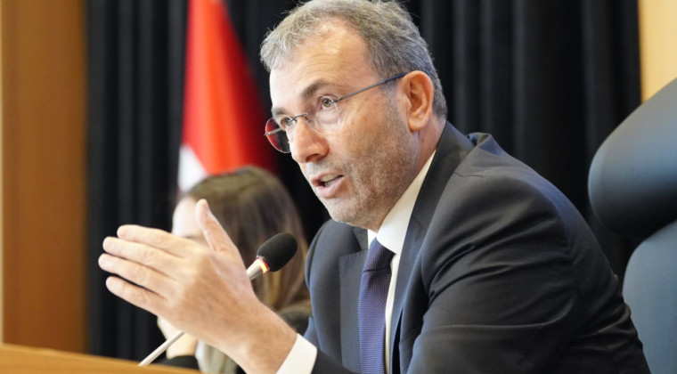 Yeni Belediye Binasında İlk Meclis Toplantısı Gerçekleştirildi
