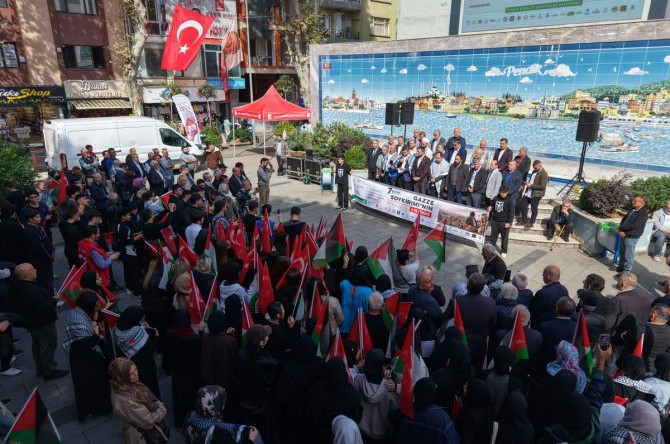 PENDİK’TE GAZZE SOYKIRIMI’NIN YIL DÖNÜMÜNDE BASIN AÇIKLAMASI YAPTILAR