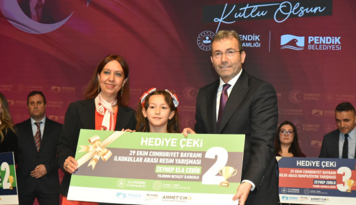 Cumhuriyet Bayramı Kutlama Töreni Yunus Emre Kültür ve Sanat Merkezi’nde Gerçekleştirildi