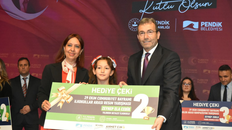 Cumhuriyet Bayramı Kutlama Töreni Yunus Emre Kültür ve Sanat Merkezi’nde Gerçekleştirildi